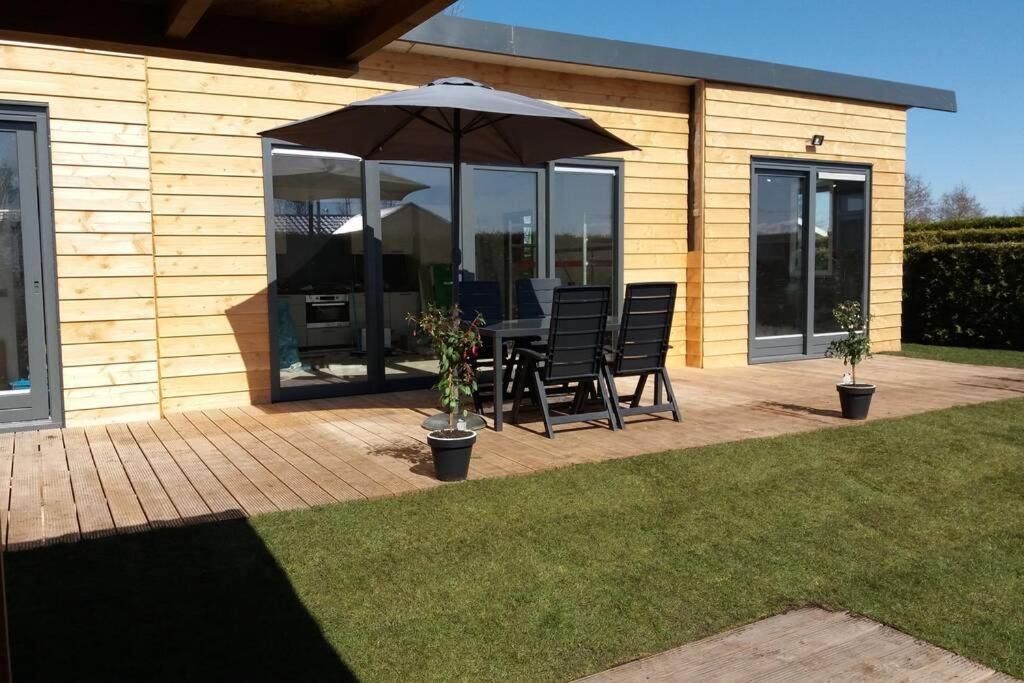 Luxe Vakantie Bungalow Met 3 Slaapkamers Dronrijp Dış mekan fotoğraf